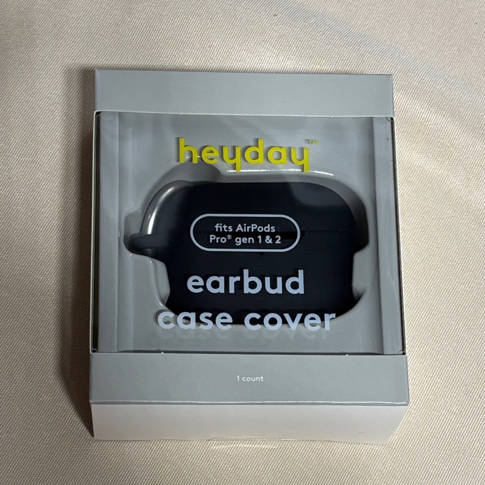 Heyday Gray Earbud Case Packaging